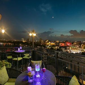 Trangtrang Premium Hotel & Sky Bar